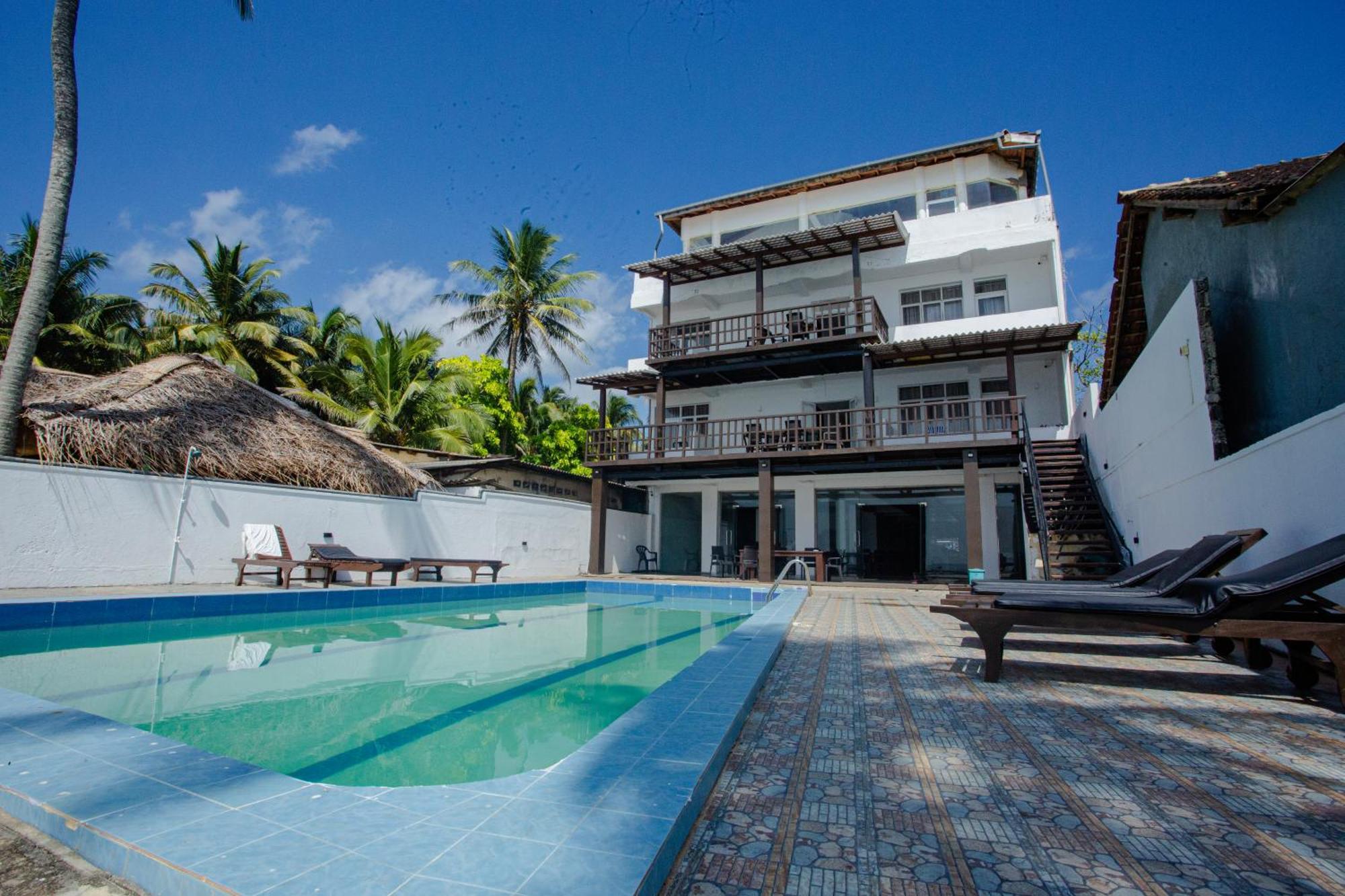 Lucky Seven Hikkaduwa Hotel Exterior foto