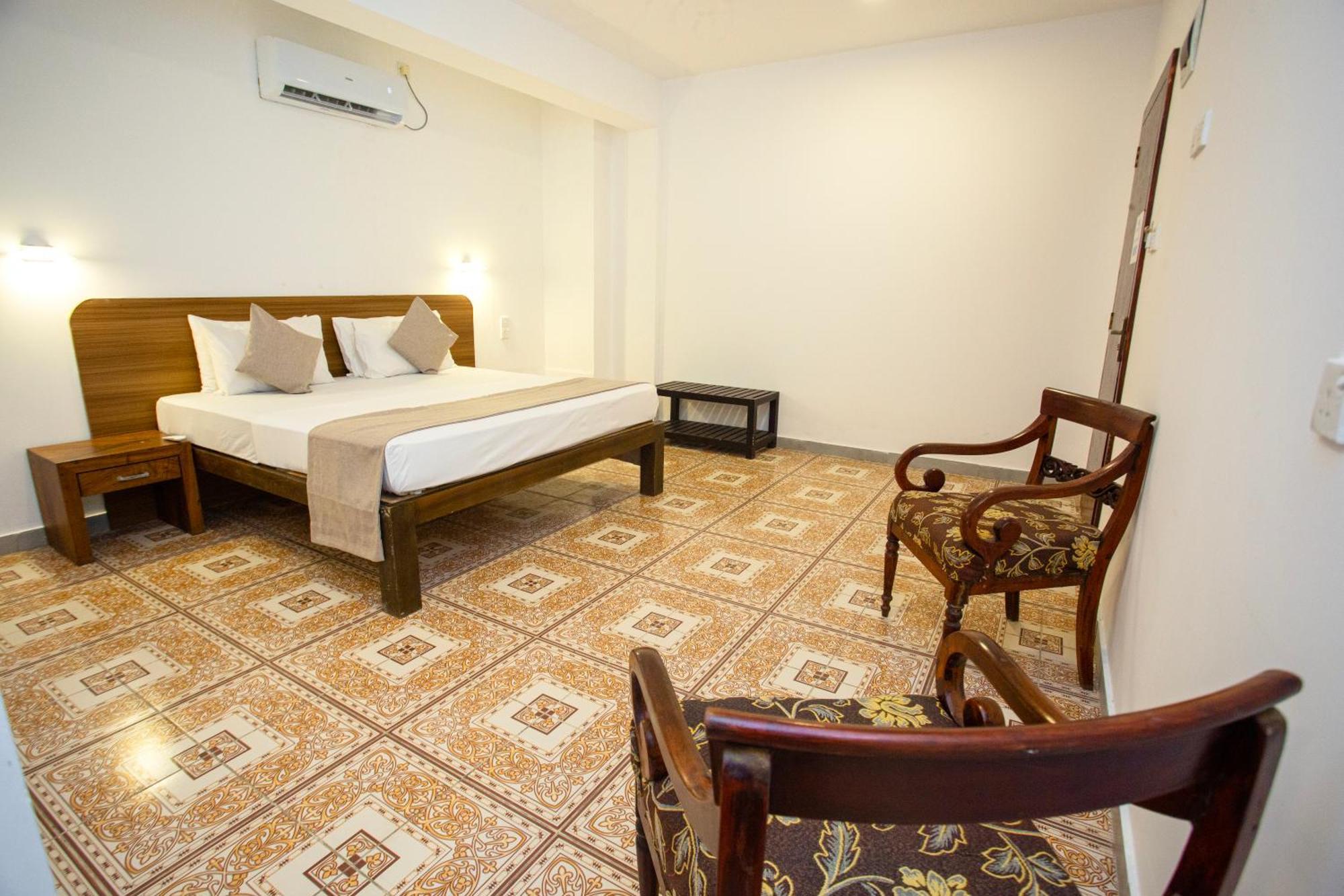 Lucky Seven Hikkaduwa Hotel Exterior foto